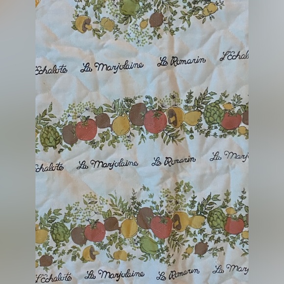 Vintage 1970s “Spice of Life” CorningWare apron and oven mitts - Picture 3 of 8